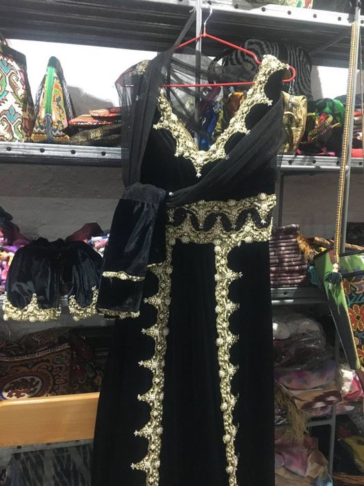 Вечернее бархатное платье