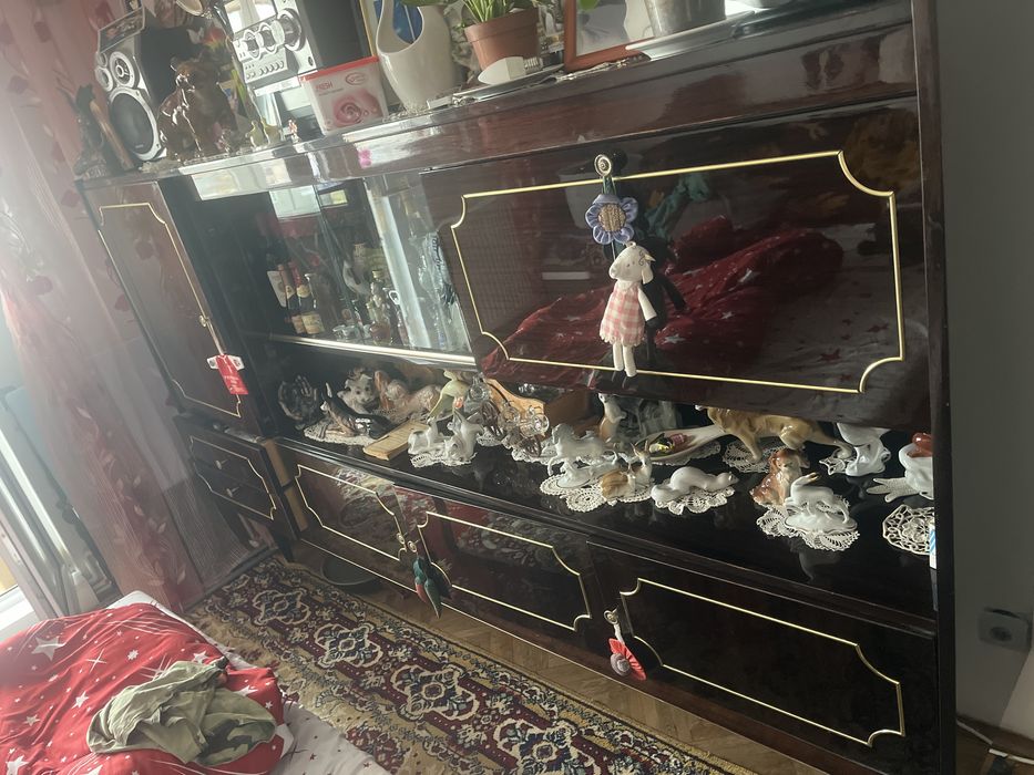 Vand mobila veche living pret negociabil