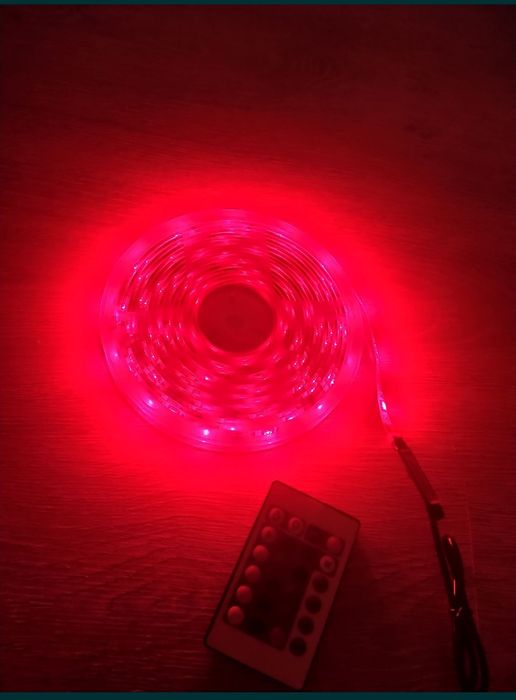 Banda LED RGB 5050 Cu USB pentru Iluminare Ambientala 5 Metri Camping