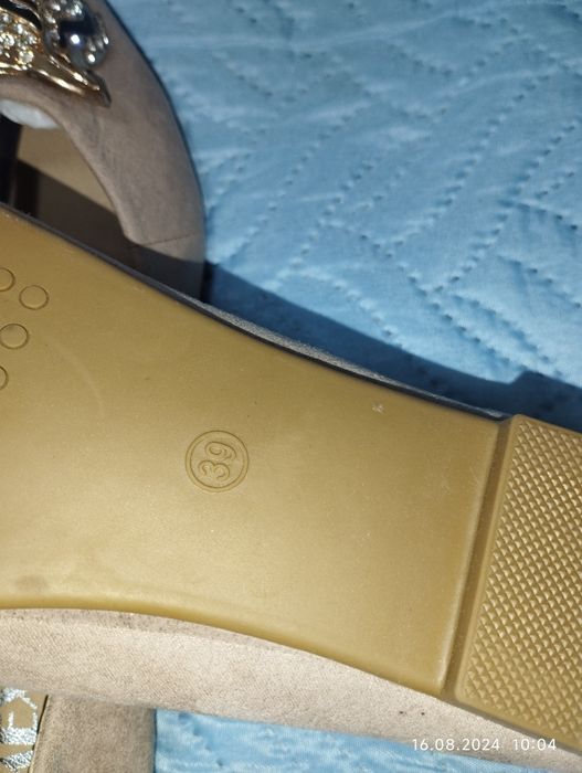 Новые  женские туфли.