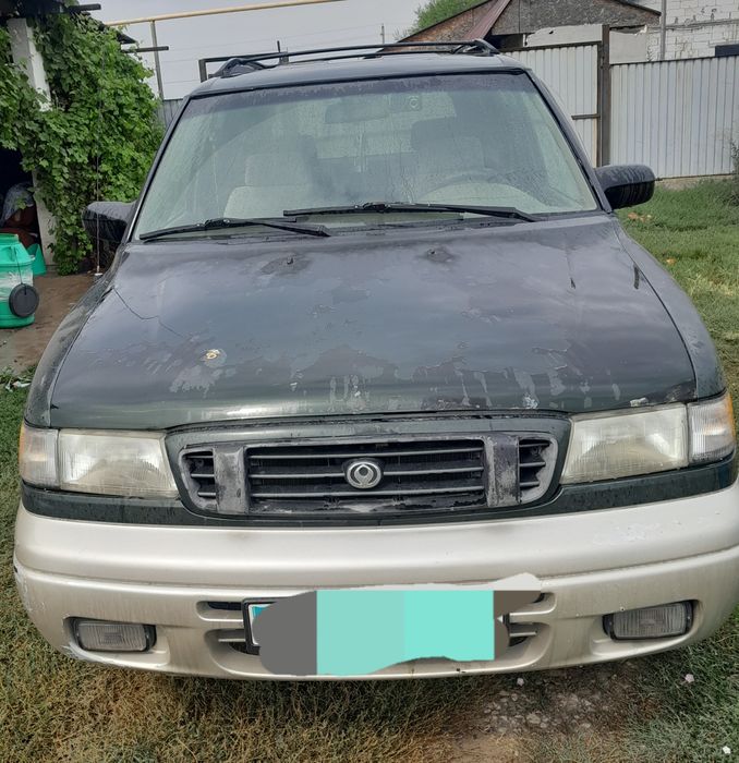 Продаю машину mazda mpv