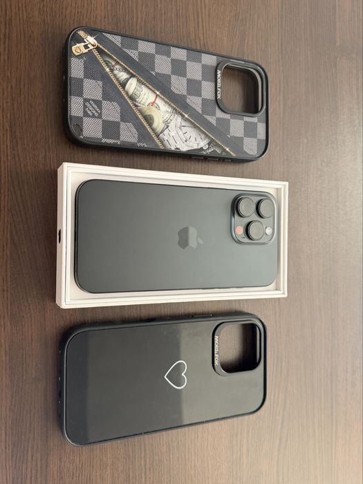 iPhone 16 Pro Max, Black Titanium