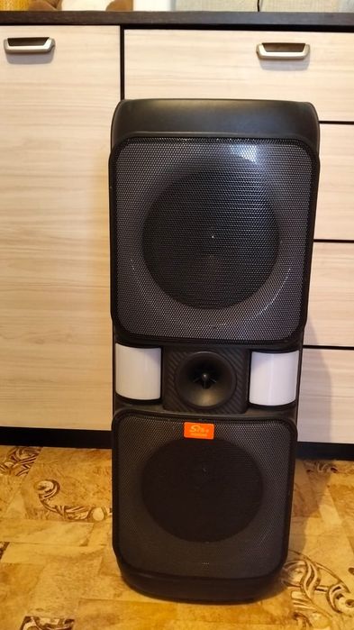 Продам музыкальную колонку