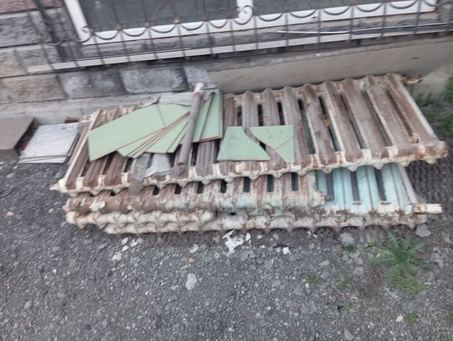 Продам стойки и забор готовый