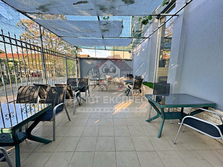 Заведение, с градина под наем, с човекопоток, обзаведено