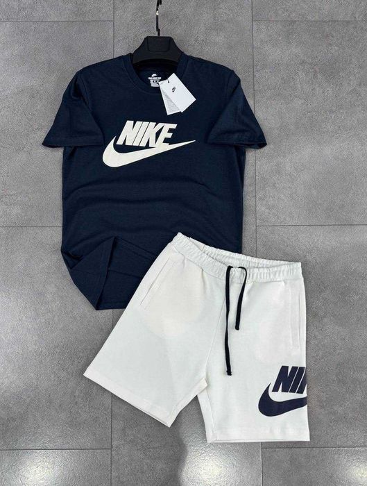 NIKE Classic T-shirt