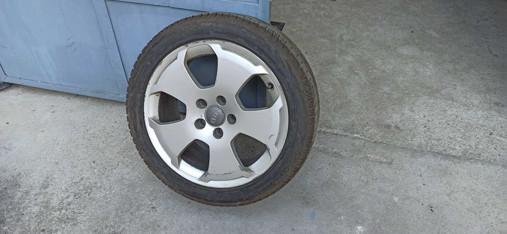 4 нови зимни гуми 225/45/17 с оригинални джанти за Ауди