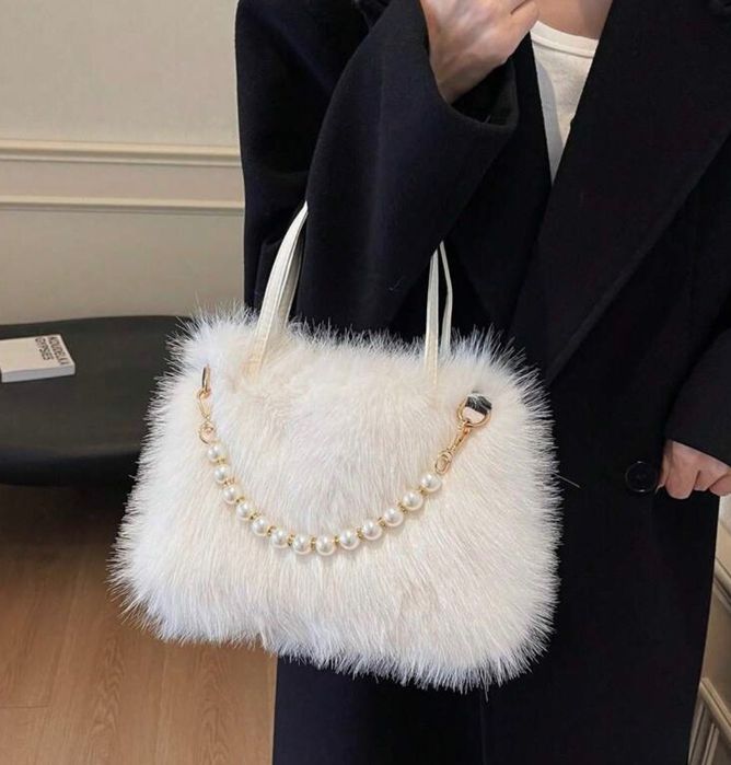 Дамска бяла чанта