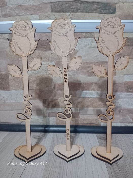 Роза love с гравирани имена