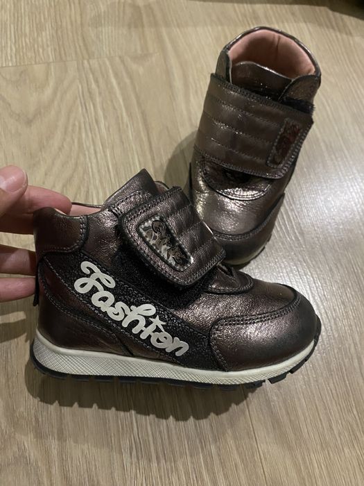 Ботинки кроссовки сандали детские