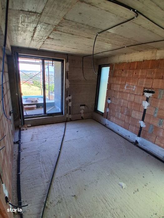 Casa spatioasa, compartimentata eficient, Dambul Rotund
