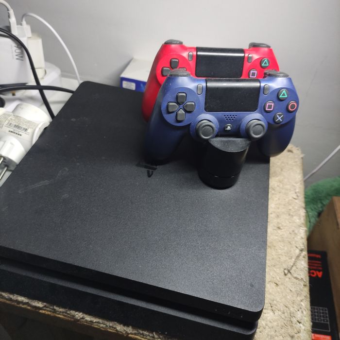 Продам ps 4 1TB торг