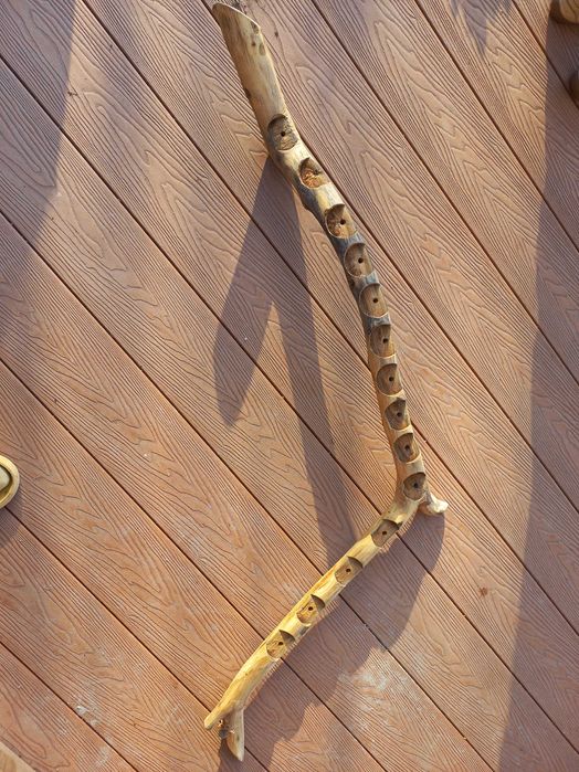 Дървен ръчно направен свещник