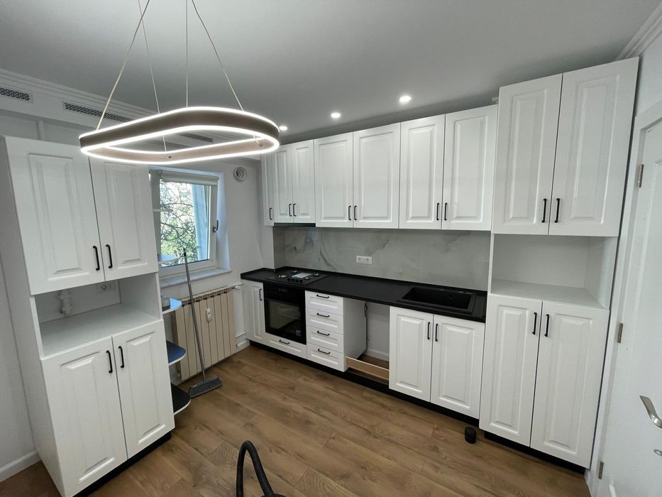 Montaj mobila, transport și restaurare mobilier lemn masiv