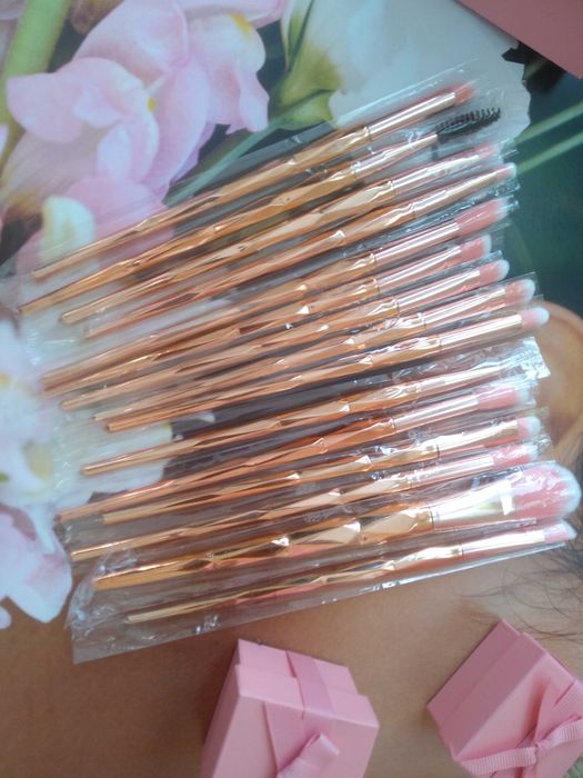 Четки за грим 5 лв броя