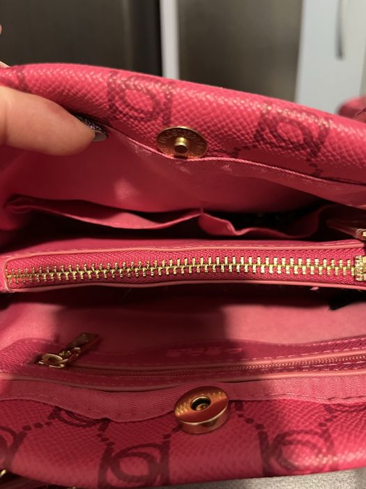 Дамска чанта на марката BEBE