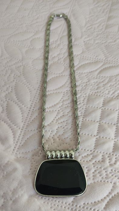 Бижута и аксесоари