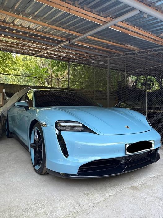 Porsche taycan turbo