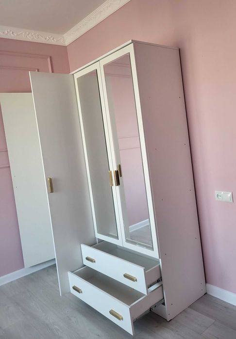 Срочно продается шкаф