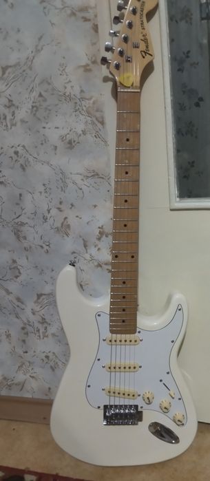 Продаю fender Stratocaster