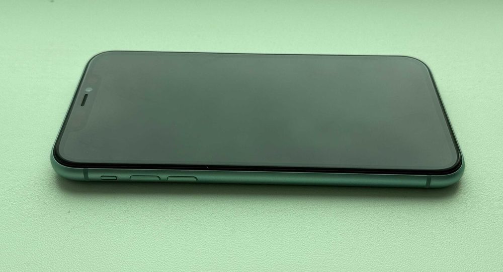 Продам iPhone 11 64GB