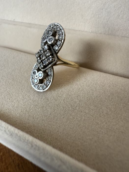 Золотое кольцо с бриллиантами