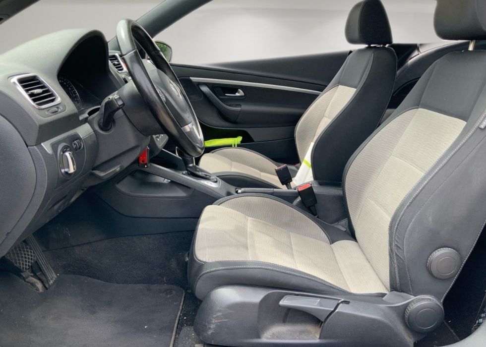 Dezmembrez VW EOS MANUAL DIN 2008