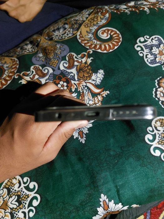 Infinix Note 30 Pro xotira 8.128 hamma joyi radnoy karopka dak bor