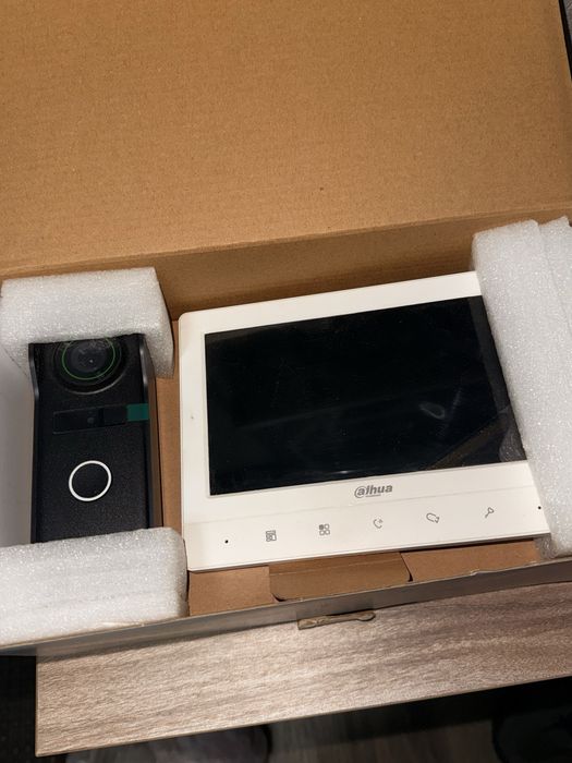 Продам видеодомофон Dahua, полный комплект