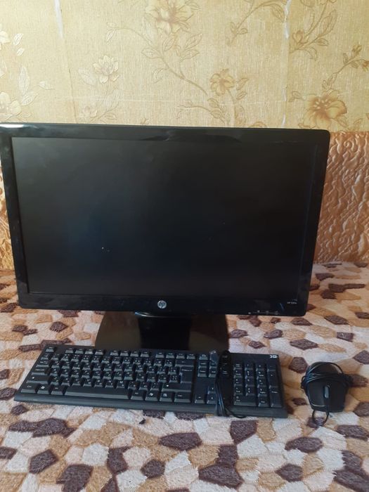 Продам манитор,клавиатуру,мышь и колонку
