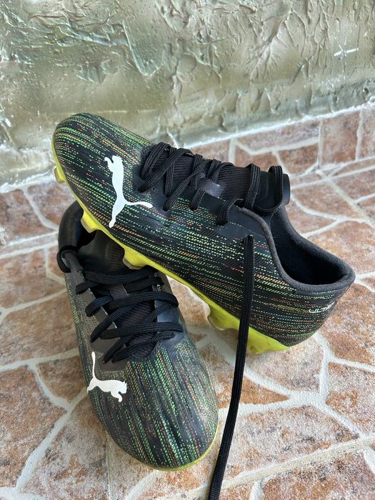 Футболни обувки-бутонки