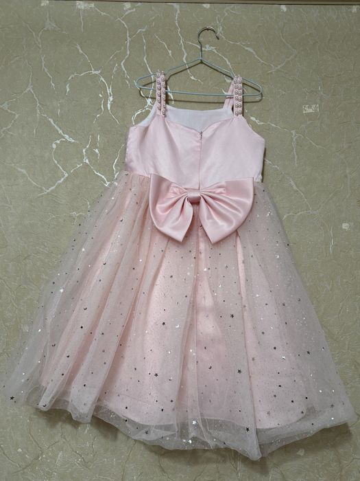 Праздничное платье на девочку