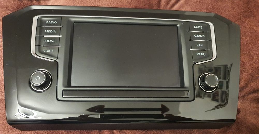 Display MIB 2  VW PASSAT B8 / 2016 , unitate torpedou și rama.