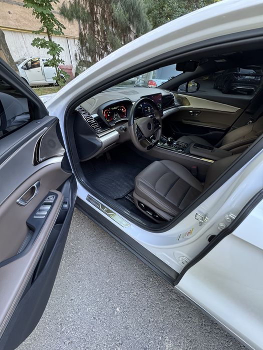 Byd Han 3.9s 605km