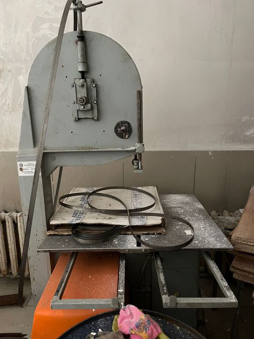 Пила ленточная.