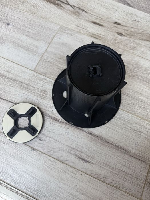 Plot/ picior/ suport reglabil din pvc pentru pardoseli supraînaltate