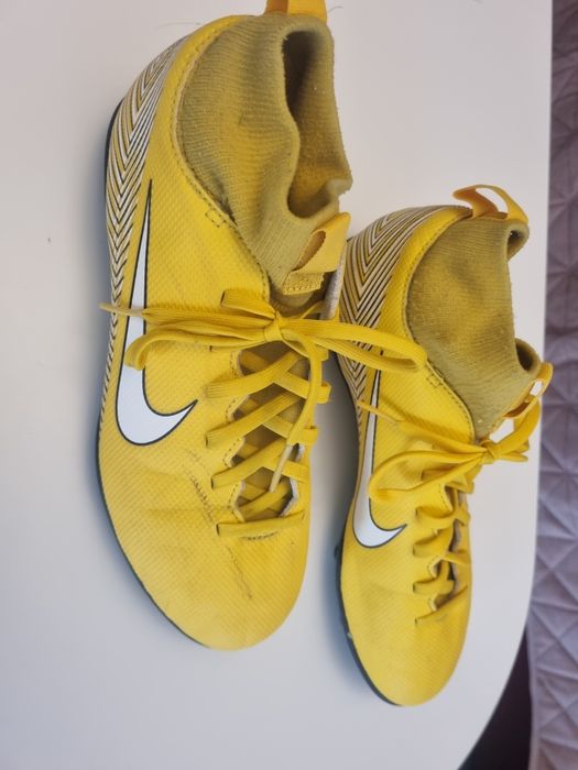 Vand ghete fotbal copii Nike 38.5
