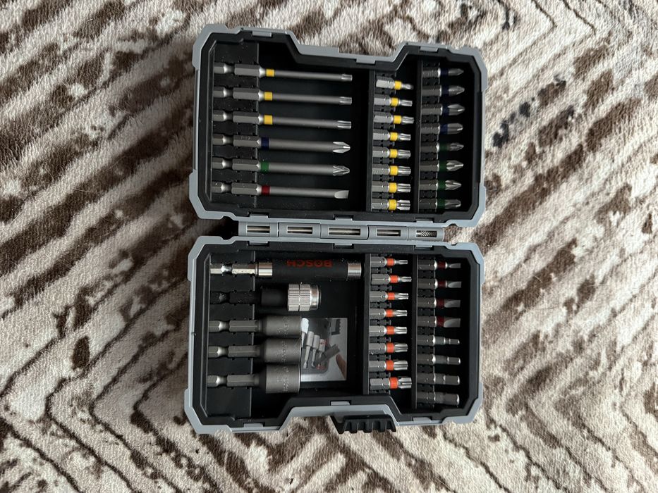 Комплект накрайници Bosch Extra hard, 43 части