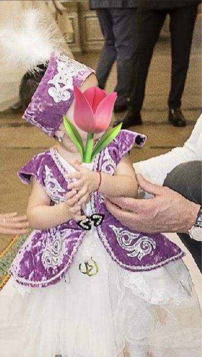 Продам костюм на годик для девочки.