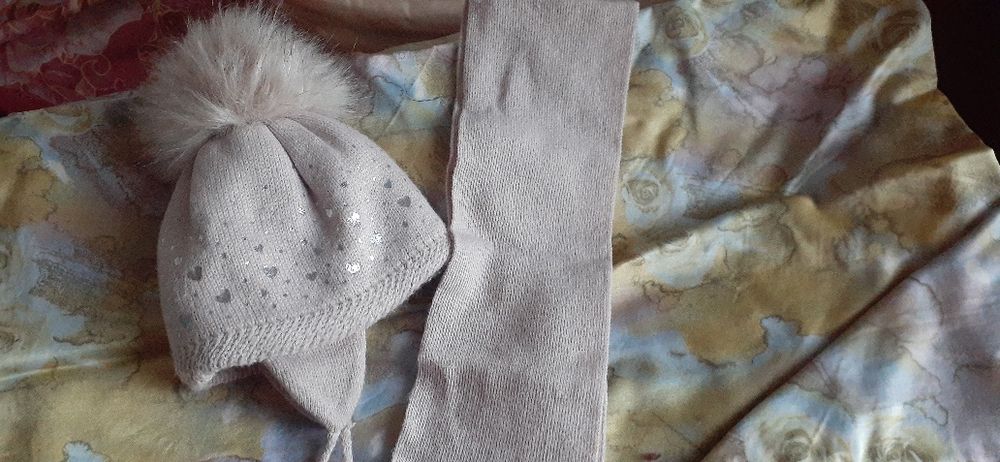 Продам детские костюмы и шапочки