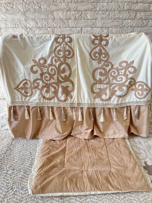 Бесік тойға Жалға бесік беремін