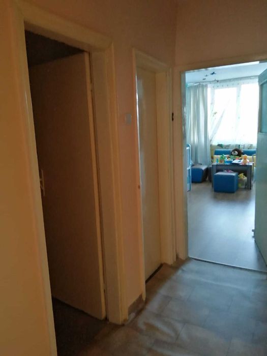 Продава се Тристаен апартамент в Омуртаг - 85 кв.м за 690 €/кв.м - Снимка #13
