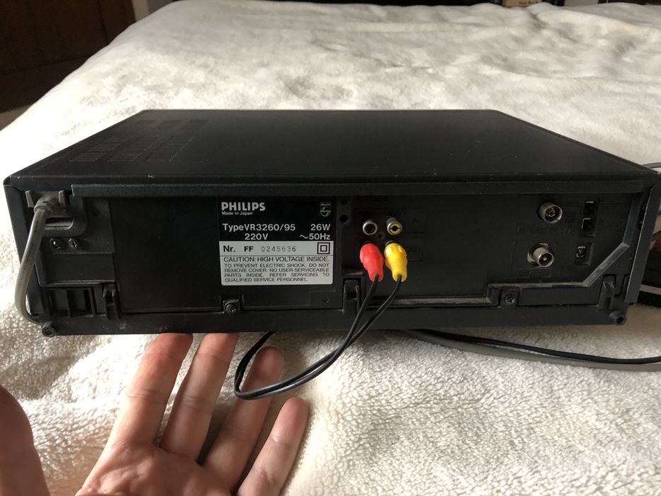 Видео рекордер Philips с лот видеокасети