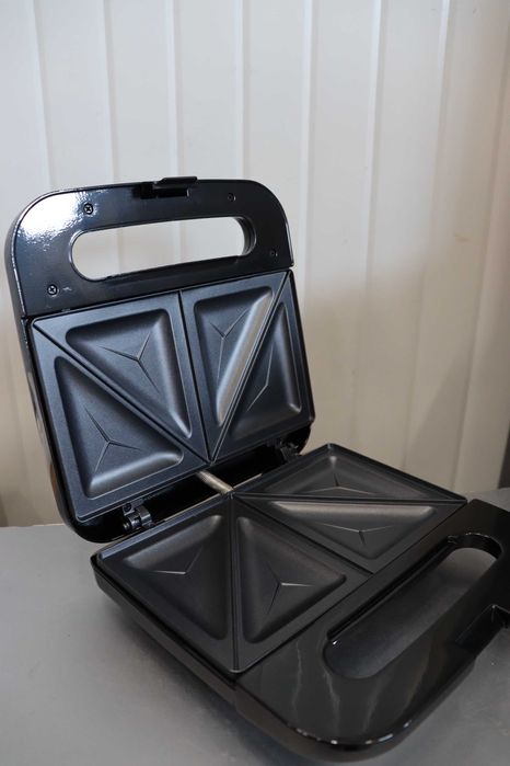 Сандвич грил Fagor 750W – Подвижни плочи, незалепващо покритие