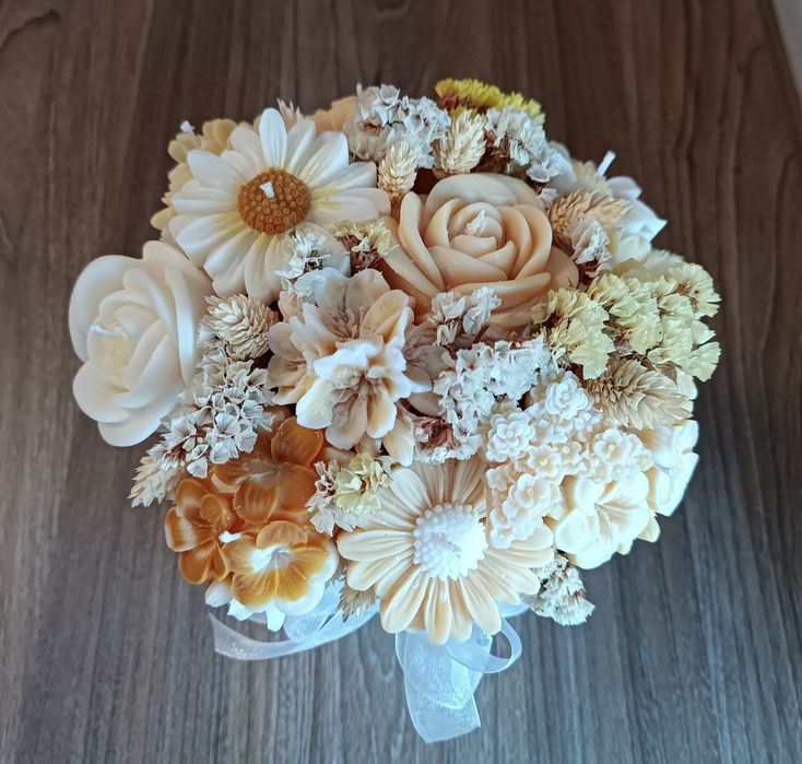 Aranjament flori ceară de soia