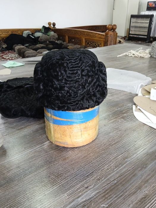 Нурота каракулчаси табий тоза қарақулча терисидан тикилган ҳархел