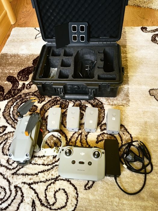 Vând drona mini Air 2S