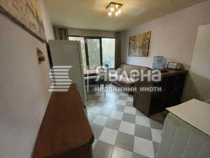 Продава се Тристаен апартамент в Бургас, Братя Миладинови - 74 кв.м за 1784 €/кв.м - Снимка #4