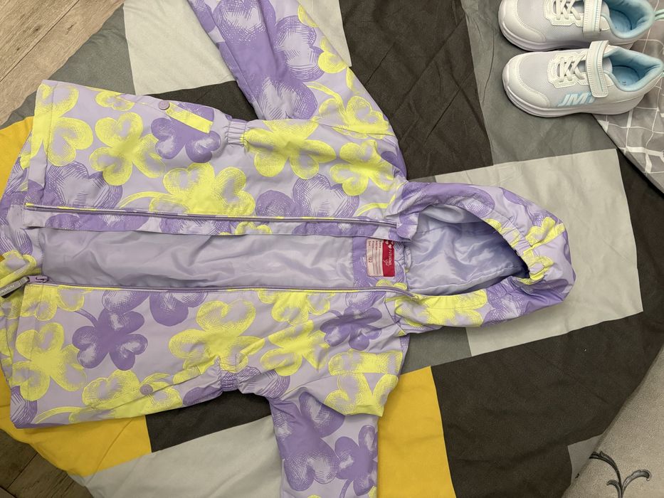 Демисезонная куртка для девочки