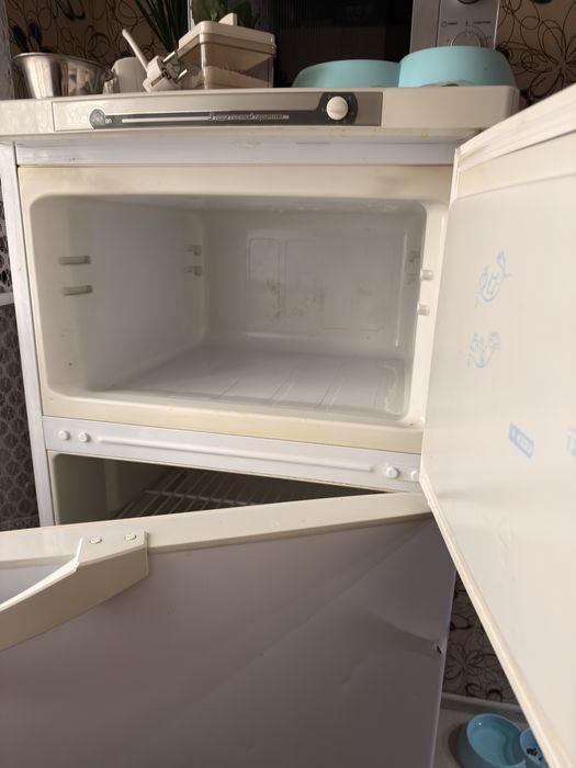 продам холодильник Indesit